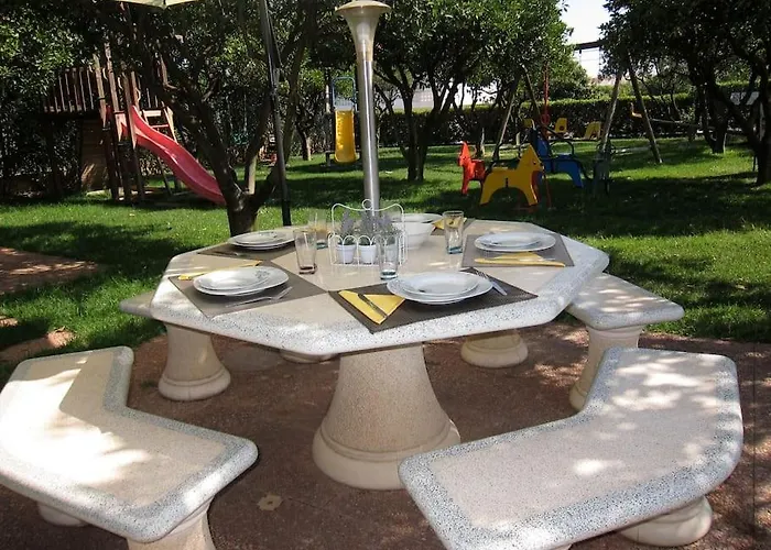 Ch 7 - One Bedroom Apartment, Casa Da Horta, Pool And Garden *